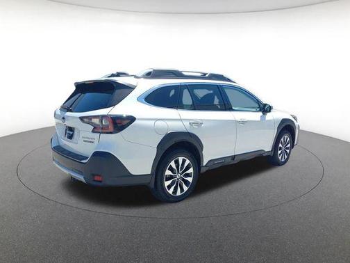 Crystal White Pearl 2024 Subaru Outback Touring XT