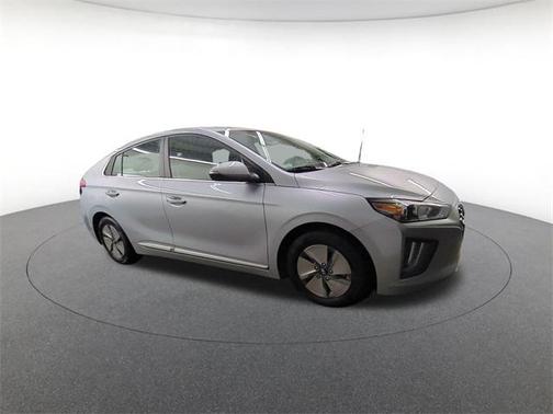 2022 Hyundai IONIQ Hybrid SE