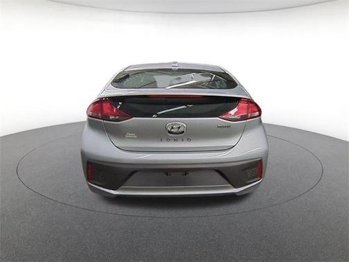 2022 Hyundai IONIQ Hybrid SE