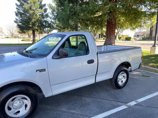 2004 Ford F-150 XLT