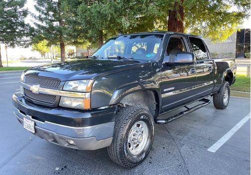 2004 Chevrolet Silverado 2500 LT H/D Crew Cab