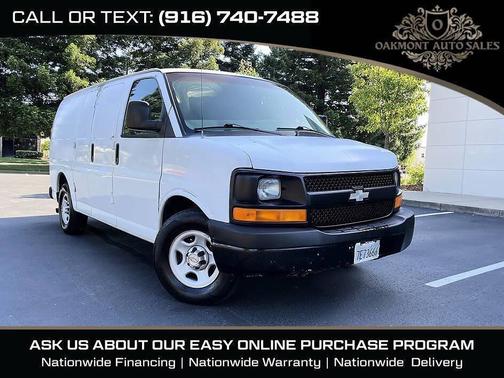 Summit White 2004 Chevrolet Express 1500 Base