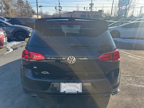 2017 Volkswagen Golf R 2.0T DSG