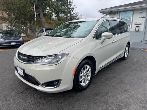 2020 Chrysler Pacifica Touring L