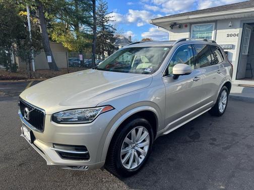 2016 Volvo XC90 T6 Momentum