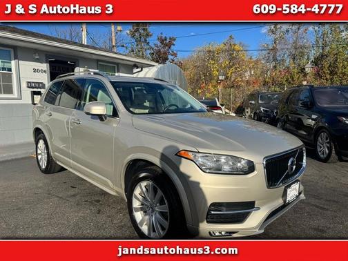 2016 Volvo XC90 T6 Momentum