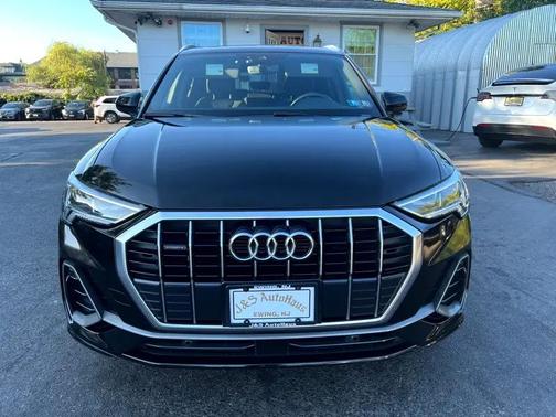 2019 Audi Q3 S line Premium Plus quattro