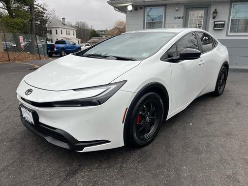 2024 Toyota Prius LE
