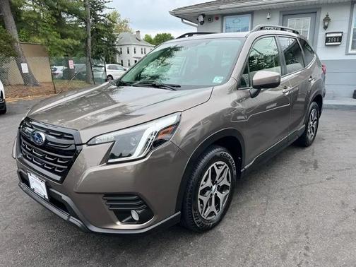 Brown 2023 Subaru Forester Premium