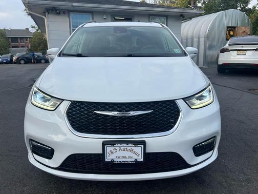 2021 Chrysler Pacifica Touring Plus