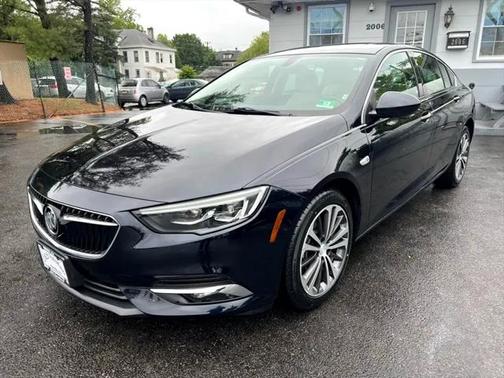 2018 Buick Regal Sportback Essence