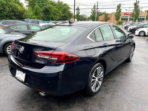 2018 Buick Regal Sportback Essence