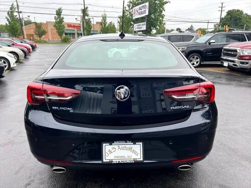 2018 Buick Regal Sportback Essence