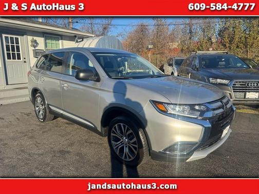 2018 Mitsubishi Outlander ES