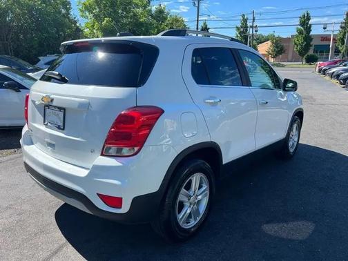 White 2018 Chevrolet Trax LT