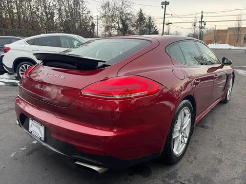 2016 Porsche Panamera 4