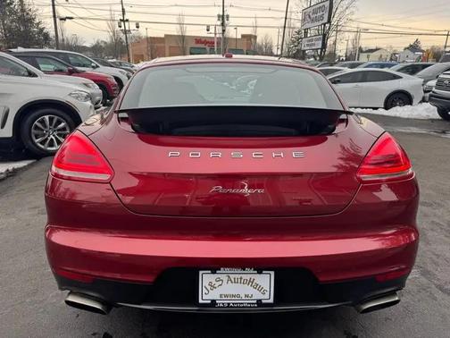 2016 Porsche Panamera 4