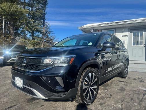 2023 Volkswagen Taos SE 4Motion