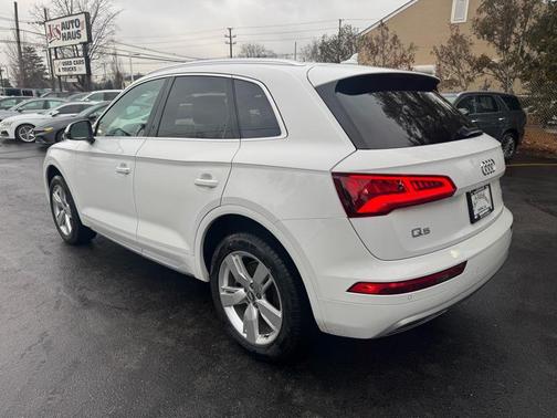 2018 Audi Q5 2.0T Premium Plus