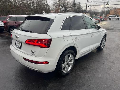 2018 Audi Q5 2.0T Premium Plus