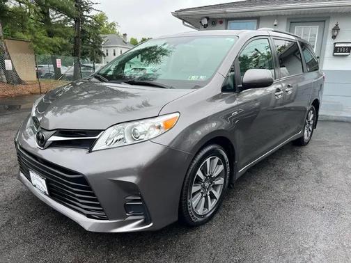 Gray 2020 Toyota Sienna LE