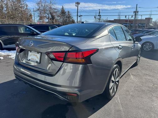 2022 Nissan Altima 2.5 SV