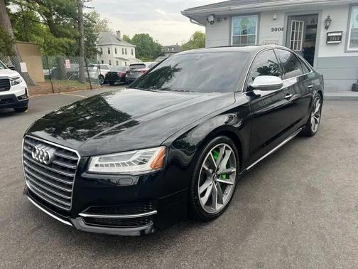 Black 2016 Audi S8 4.0T