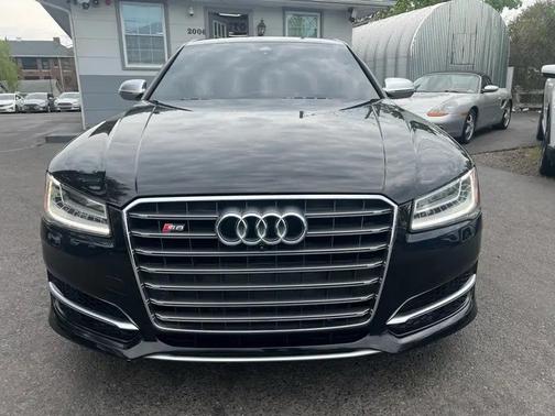 Black 2016 Audi S8 4.0T
