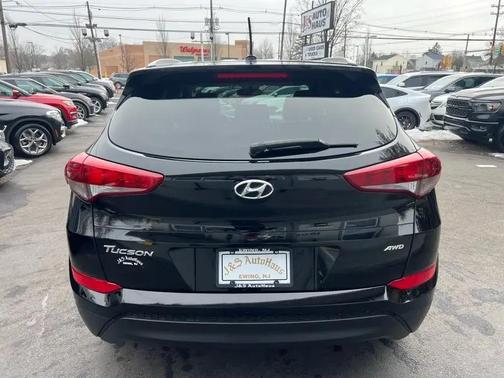 2016 Hyundai TUCSON SE