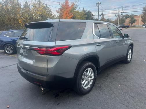2023 Chevrolet Traverse LS
