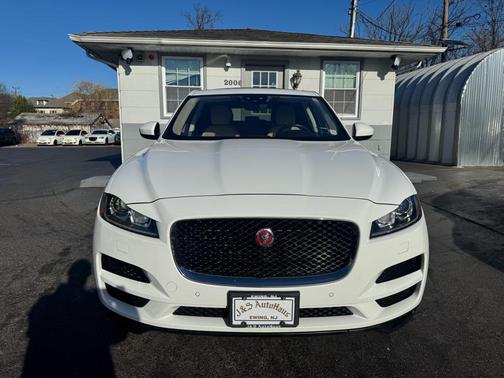 2020 Jaguar F-PACE 25t Prestige