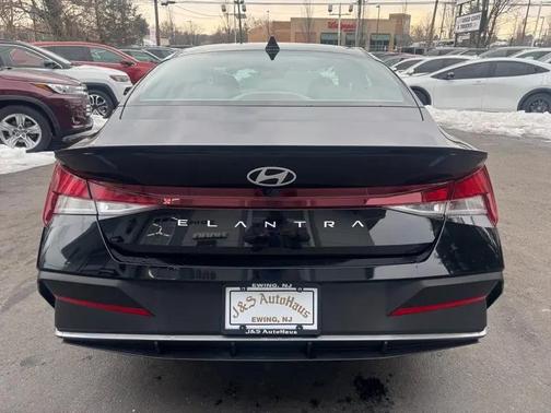 2025 Hyundai ELANTRA Sport