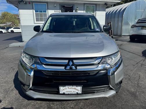 2018 Mitsubishi Outlander ES