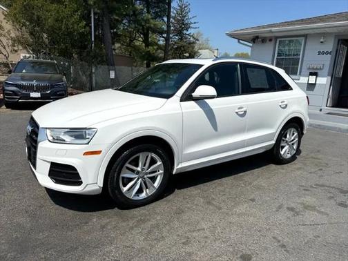 2017 Audi Q3 Premium quattro