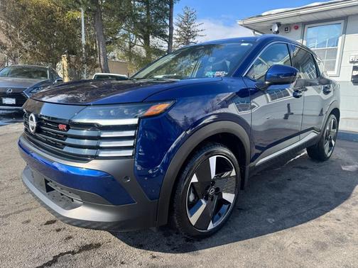 2025 Nissan Kicks SR