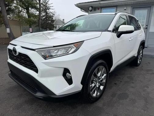 2019 Toyota RAV4 XLE Premium