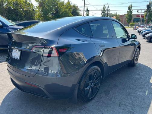 2025 Tesla Model Y Long Range