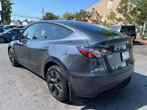 2025 Tesla Model Y Long Range