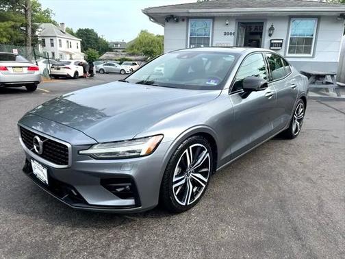 2019 Volvo S60 T6 R-Design