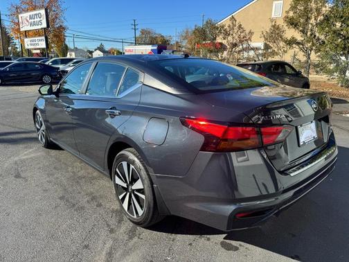 2021 Nissan Altima 2.5 SV