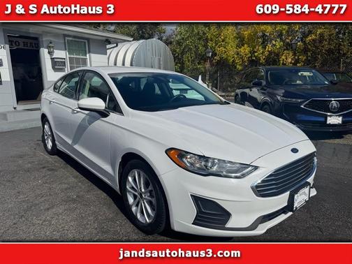 2020 Ford Fusion SE