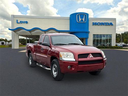 2008 Mitsubishi Raider LS