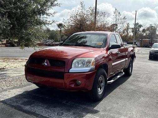2008 Mitsubishi Raider LS