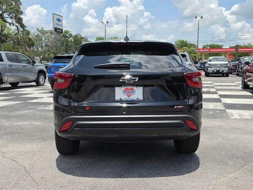 Mosaic Black Metallic 2026 Chevrolet Trax FWD 1RS