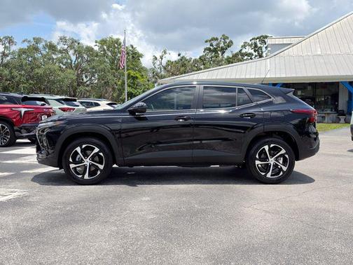 Mosaic Black Metallic 2026 Chevrolet Trax FWD 1RS