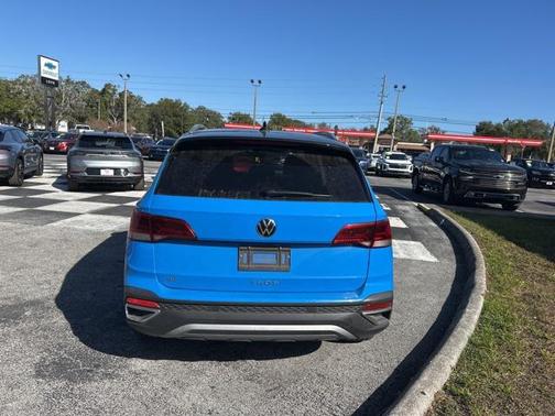 2023 Volkswagen Taos 1.5T SE