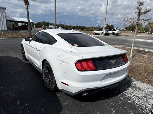 2021 Ford Mustang EcoBoost