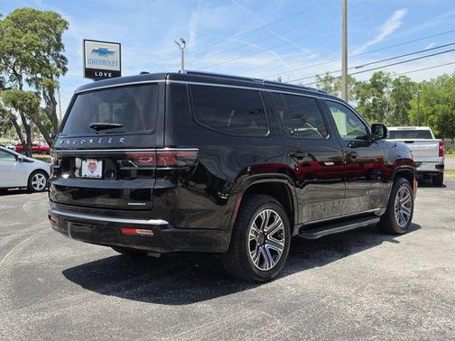 Diamond Black Crystal Pearlcoat 2024 Jeep Wagoneer Series II 4x2