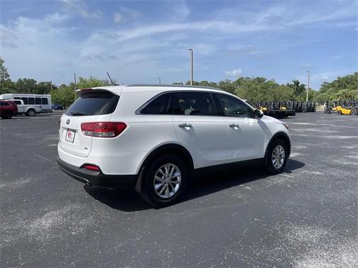 2017 Kia Sorento LX