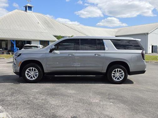 Sterling Gray Metallic 2026 Chevrolet Suburban LT
